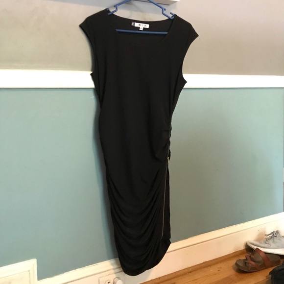 Jennifer Lopez Dresses & Skirts - Jennifer Lopez Body Con Side Zip Dress Jennifer Lopez Dresses & Skirts - Jennifer Lopez Body Con Side Zip Dress